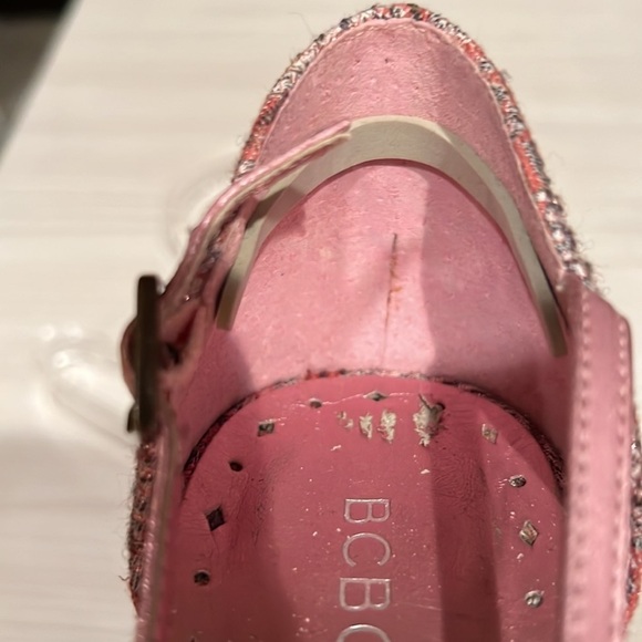 BCBG lWoman’s open toe paisley and beaded high heels Size 8.5 - Picture 7 of 10